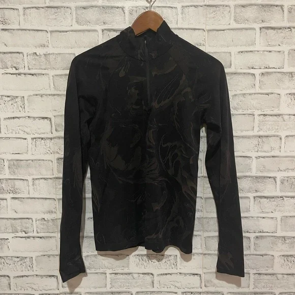 Women’s Athleta Momentum Seamless black paisley 1/2 zip pullover jacket top Med - Picture 2 of 4